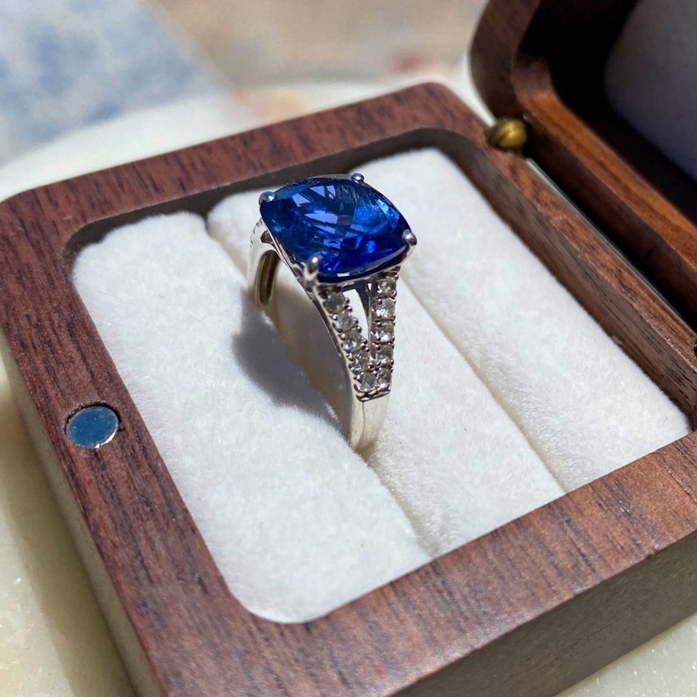 ZALES Cushion-Cut Royal BLUE and White Sapphires Ring